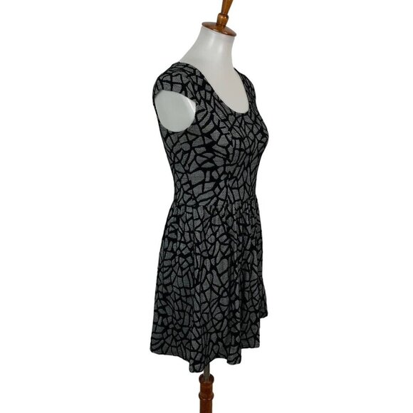 Collective Concepts Black Mesh Overlay Fit And Flare Party Dress XS - Picture 3 of 6